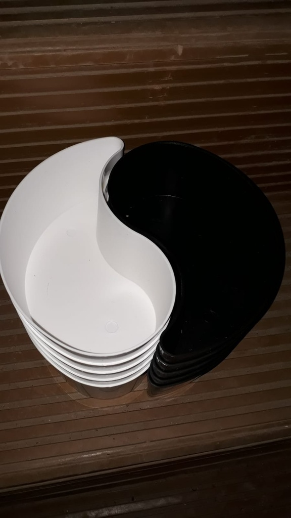 [12643] MACETA YIN YANG COLORES SURT.